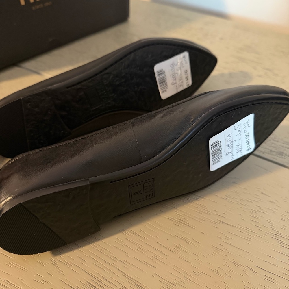 $148 NIB Frye 6.5 Black Regina Italian Leather Flats Round Toe Padded Insoles - Picture 5 of 6